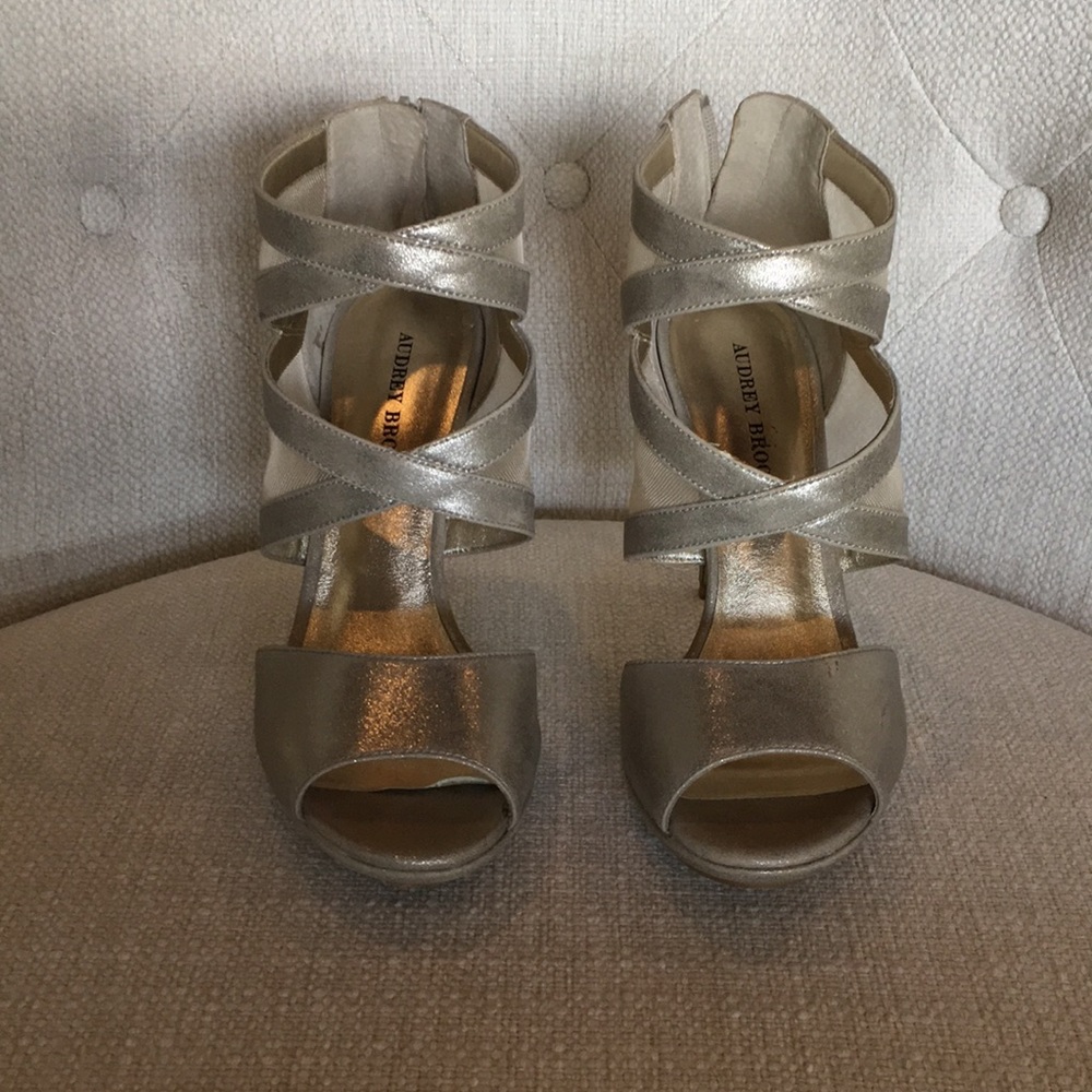 Gold heels - Picture 5 of 5